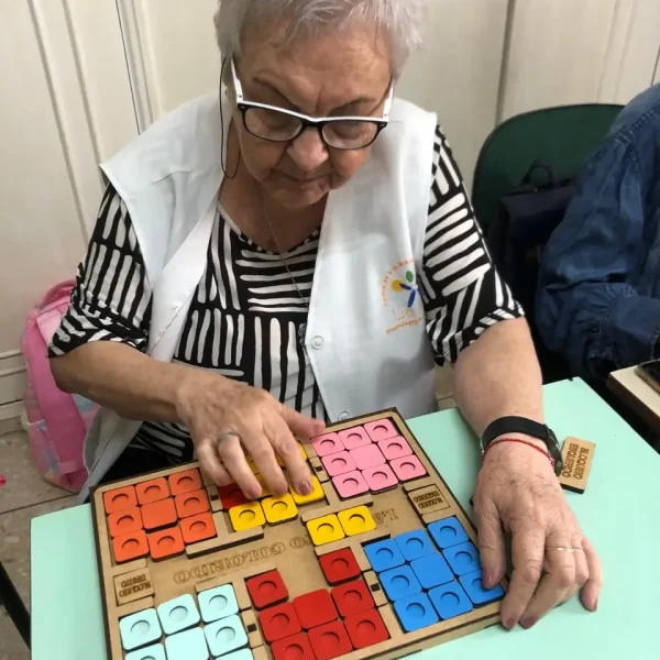 Labirinto Colorido - um jogo para todas idades